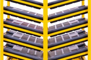 Wózek na organizery i pojemniki. Uporządkowane przechowywanie. Stojak warsztatowy, garażowy. Wózek serwisowy na rajdy.
